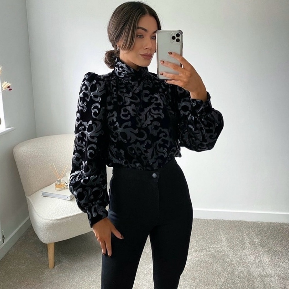 ZARA BLACK COMBINATION VELVET FAUXLEATHER TOP Woman Medium Victorian Blogger Fav